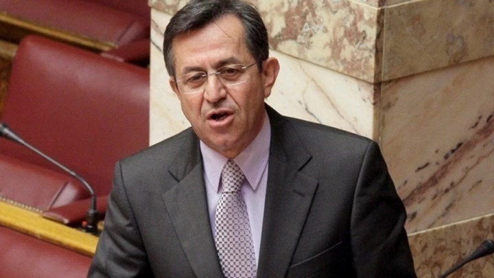 Νικολόπουλος: «Μακαριότατε δεν σας θέλουν, κλήρος και λαός»